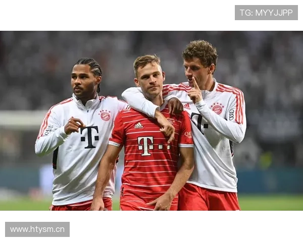 拜仁防线问题持续暴露:稳定性承压,对赛季走势形成制约 拜仁防线问题持续暴露:稳定性承压,对赛季走势形成制约